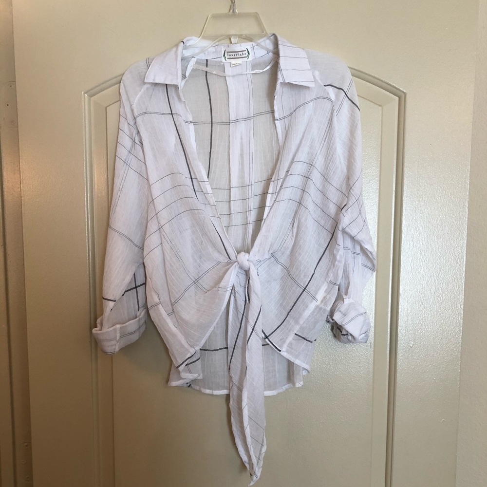 White top with tie in front